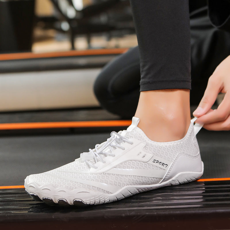 The thin zero heel sole strengthens your muscles by imitating barefoot walking. Say goodbye to pain & soreness!
